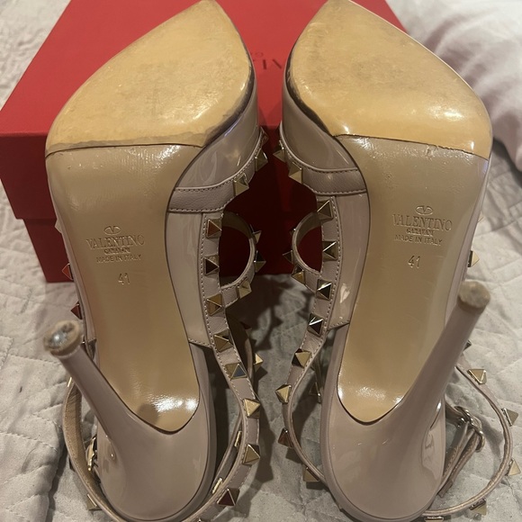 ❤️❤️❤️Valentino Rockstud Patent Heels in Poudre Color❤️❤️❤️ - Picture 11 of 16